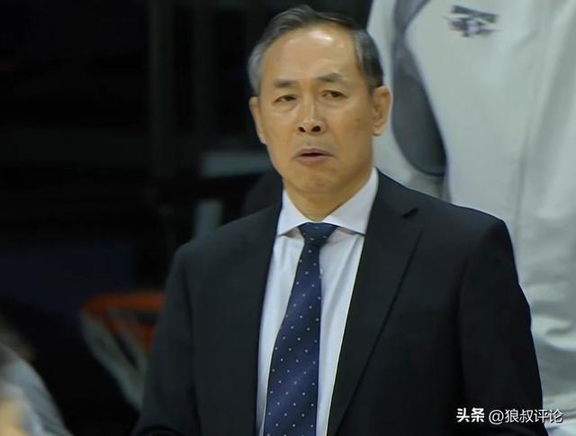 世界杯客户端更新下载-许利民：末节麦基和周琦在场表现 坚定后续围绕双塔搭配更多的战术